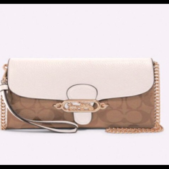 Beautiful coach small crossbody bag beautiful! - Picture 2 of 2